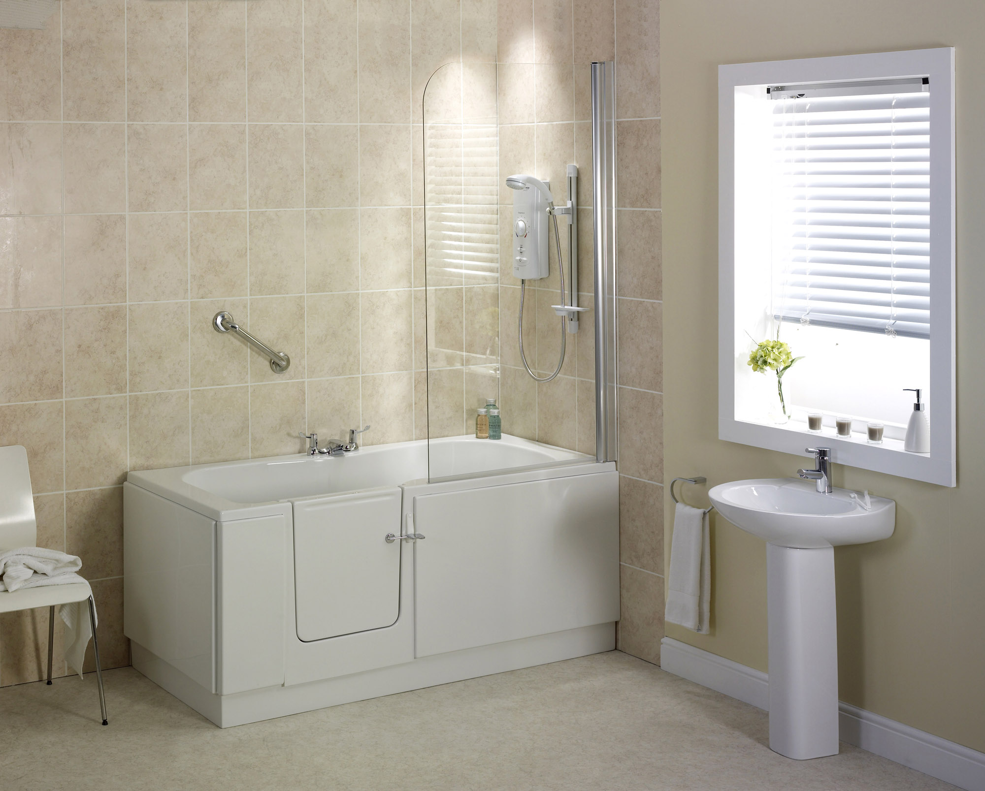 Diamond Walkin Bath, left and right access for easy and safe bathing